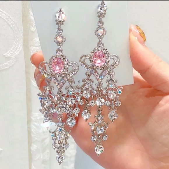 Jewelry - 🎀Luxury Vintage Style Crystal Drop Earrings
